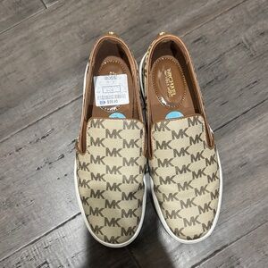 Michael Kors Beige & Brown MK Signature Slip-On Loafers